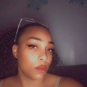 Meet your Posher, Sharonique